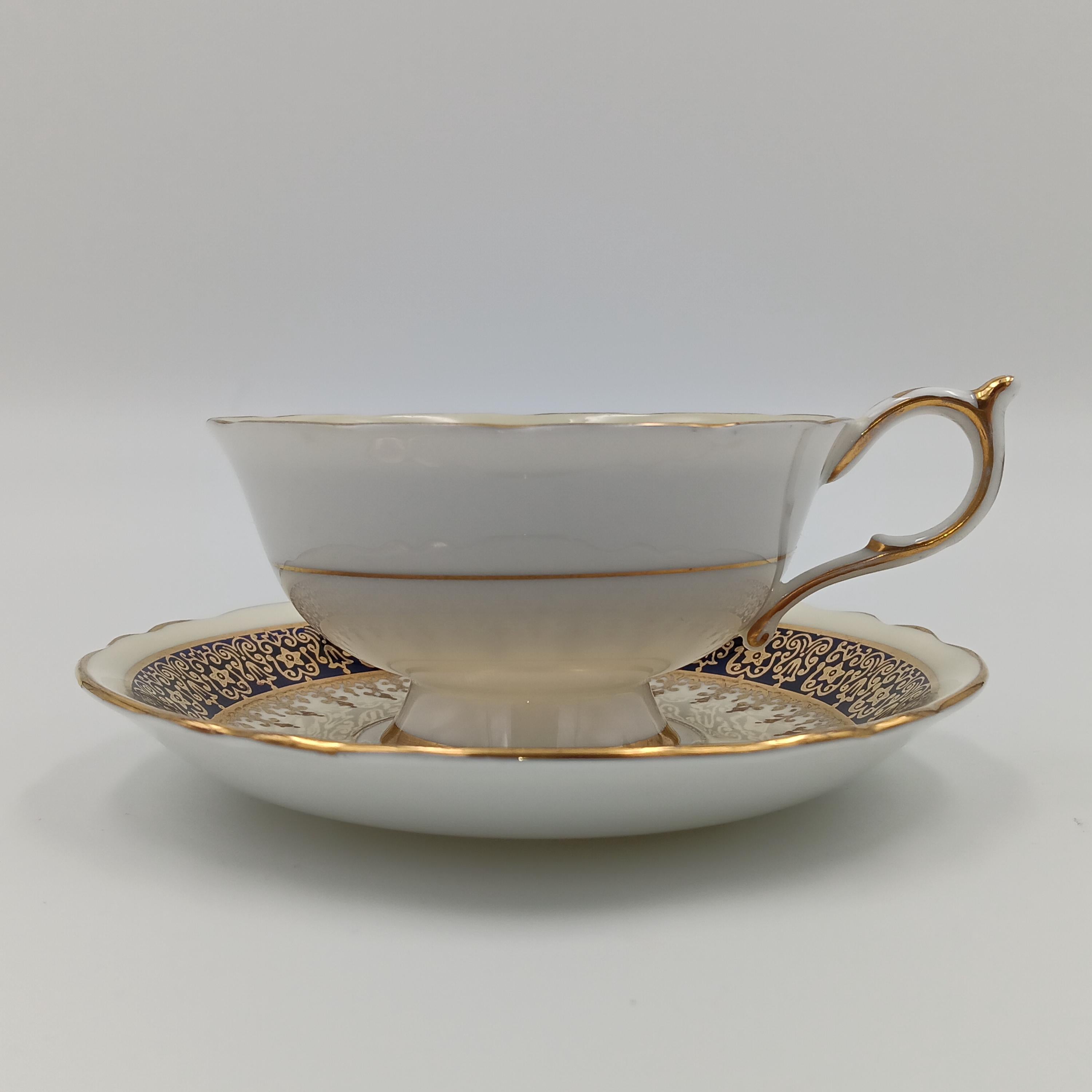 Paragon Double Warrant, Rosebud, Teacup and Saucer