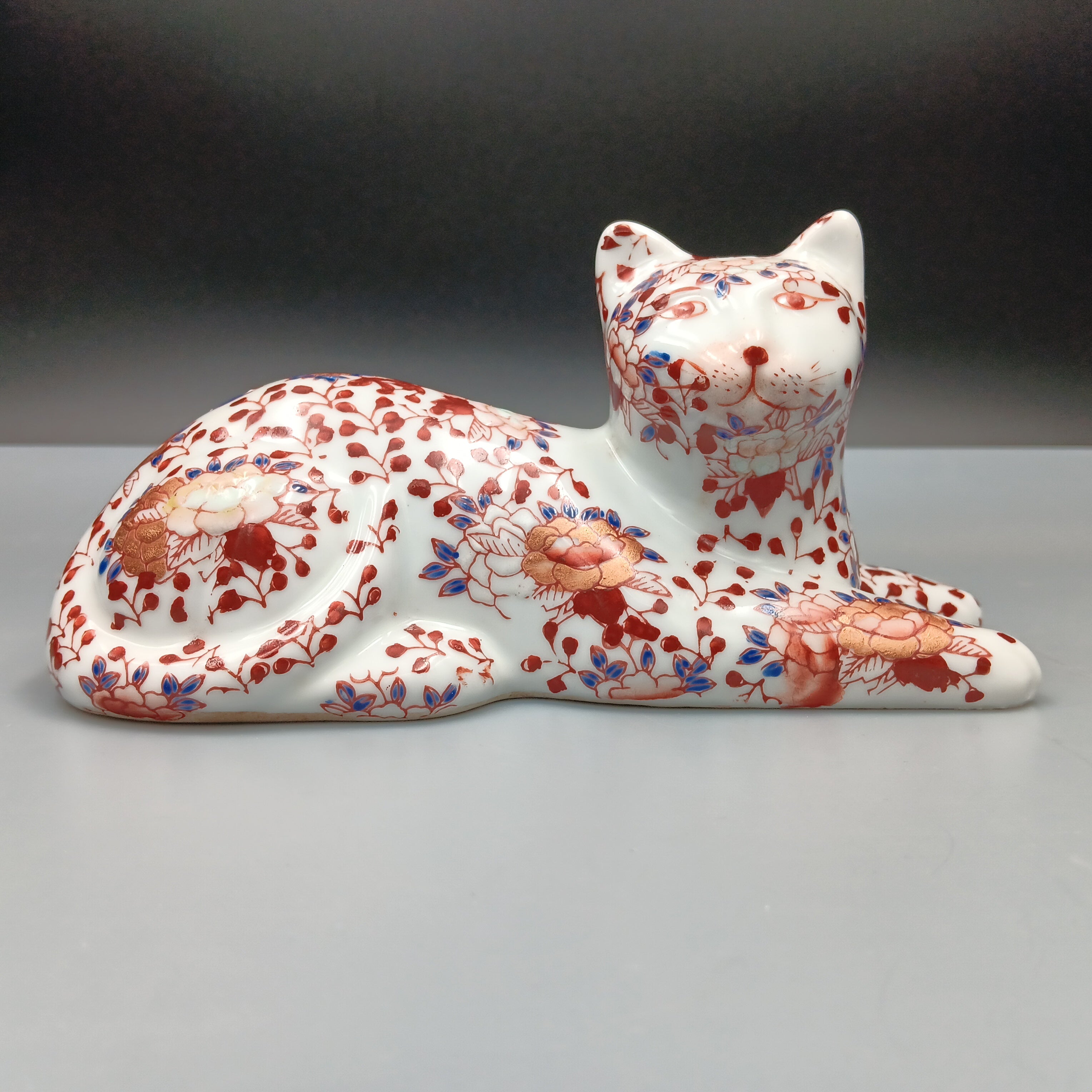 Japanese Vintage Porcelain Cat Figurine – Imari Floral, Takahashi Style, Collectible Decor