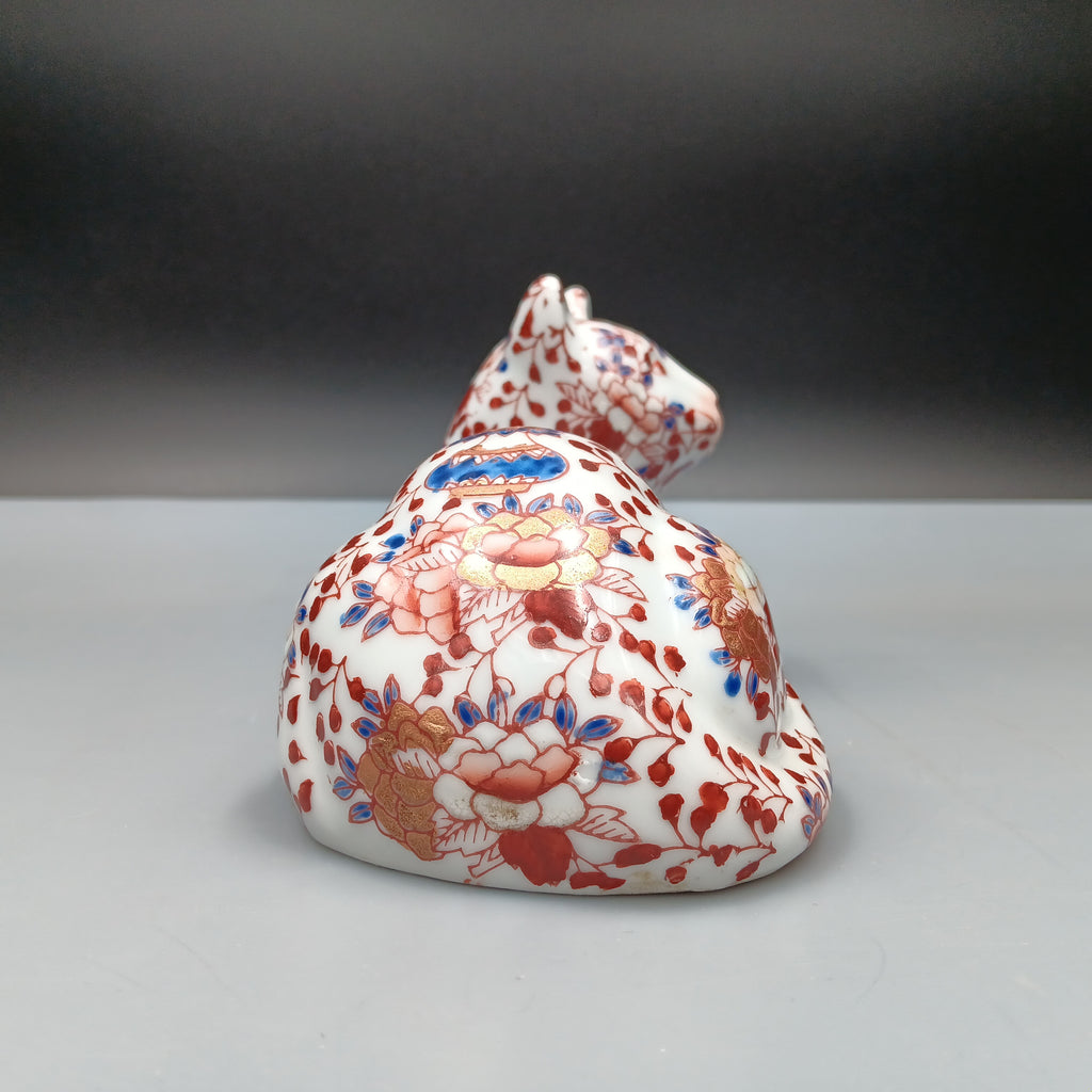 Japanese Vintage Porcelain Cat Figurine – Imari Floral, Takahashi Style, Collectible Decor