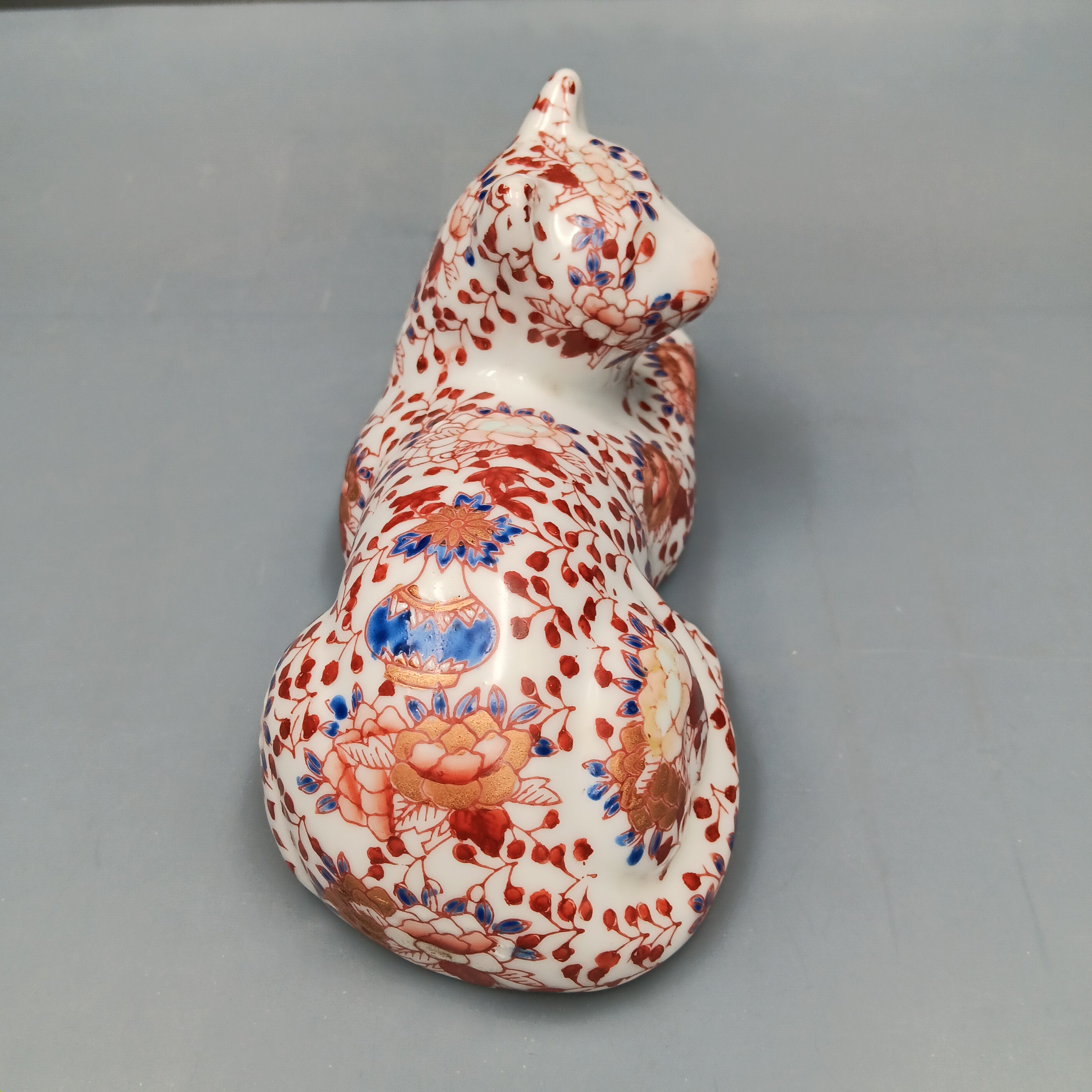 Japanese Vintage Porcelain Cat Figurine – Imari Floral, Takahashi Style, Collectible Decor