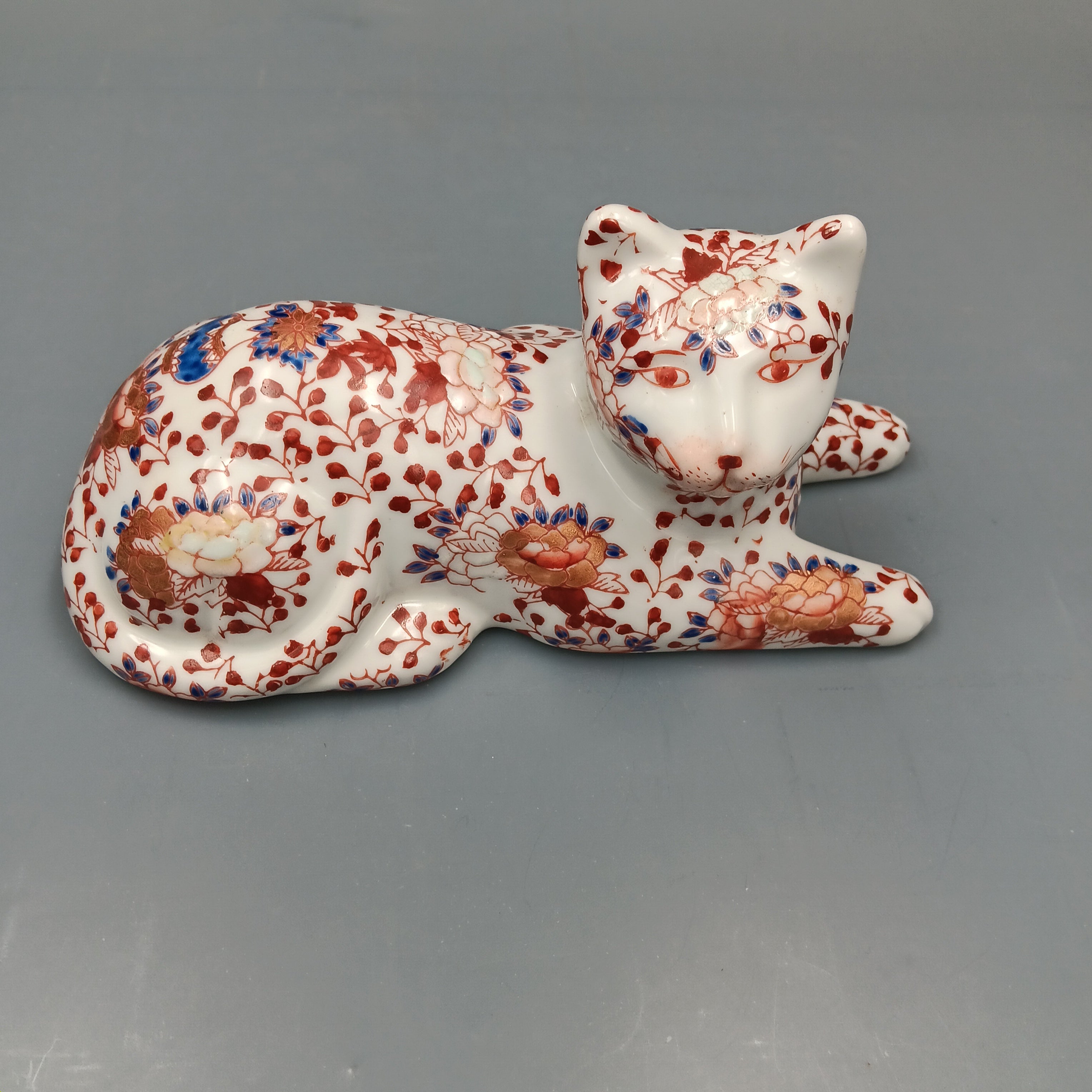 Japanese Vintage Porcelain Cat Figurine – Imari Floral, Takahashi Style, Collectible Decor