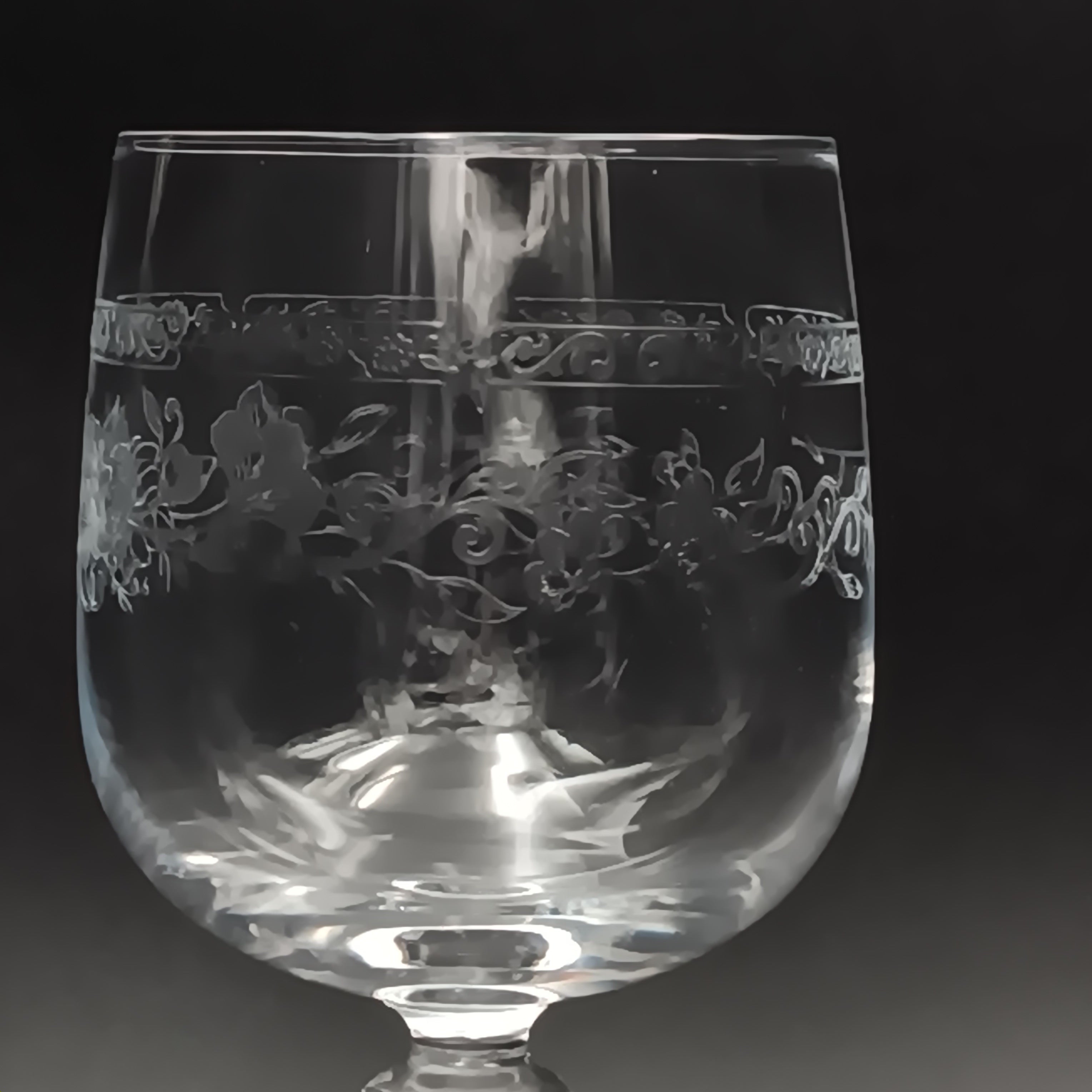 Etched Crystal Wine Glass – 6" Vintage Elegance