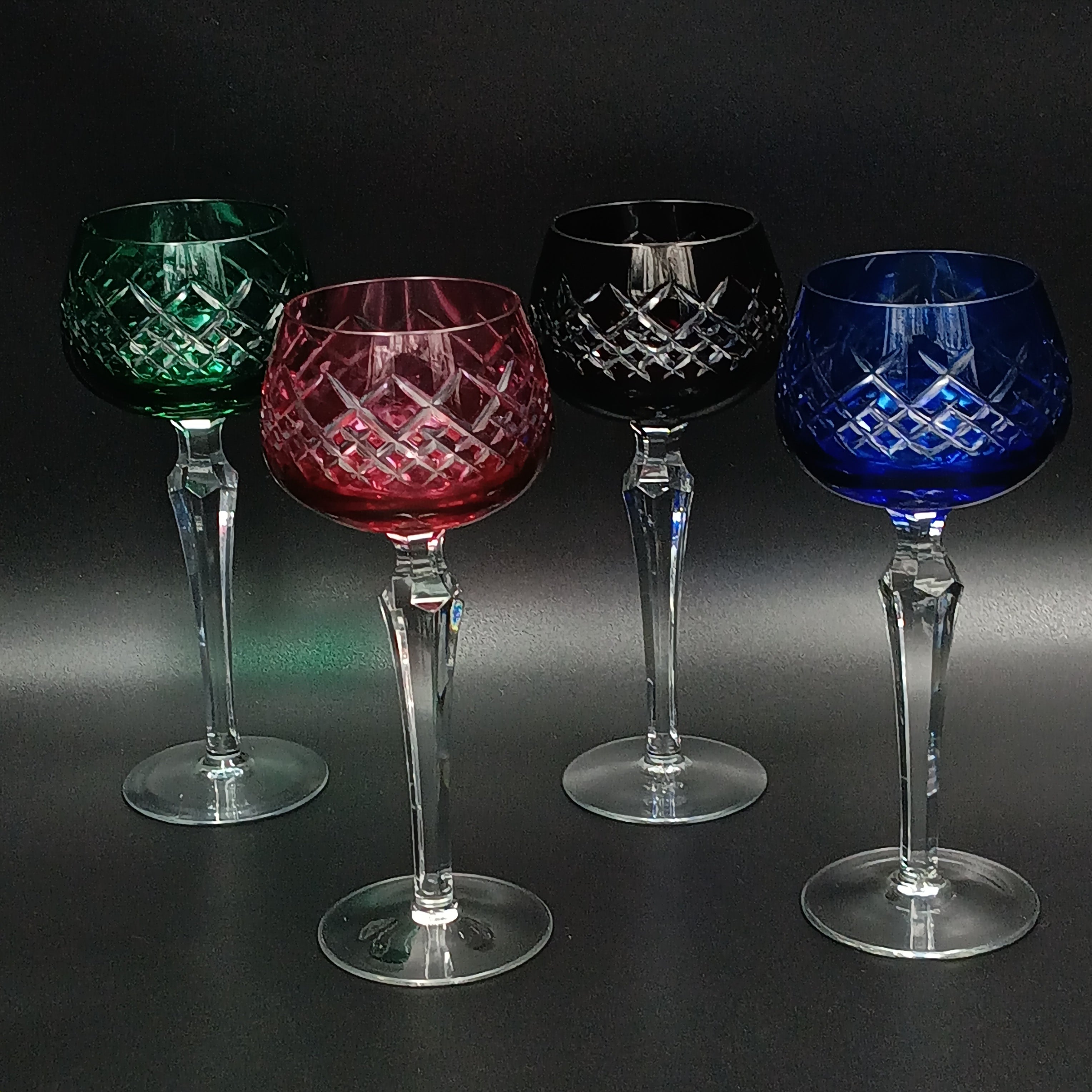 Elegant 7 7/8" Clear Cut Ruby Red Crystal Wine Glass – Timeless Sophistication