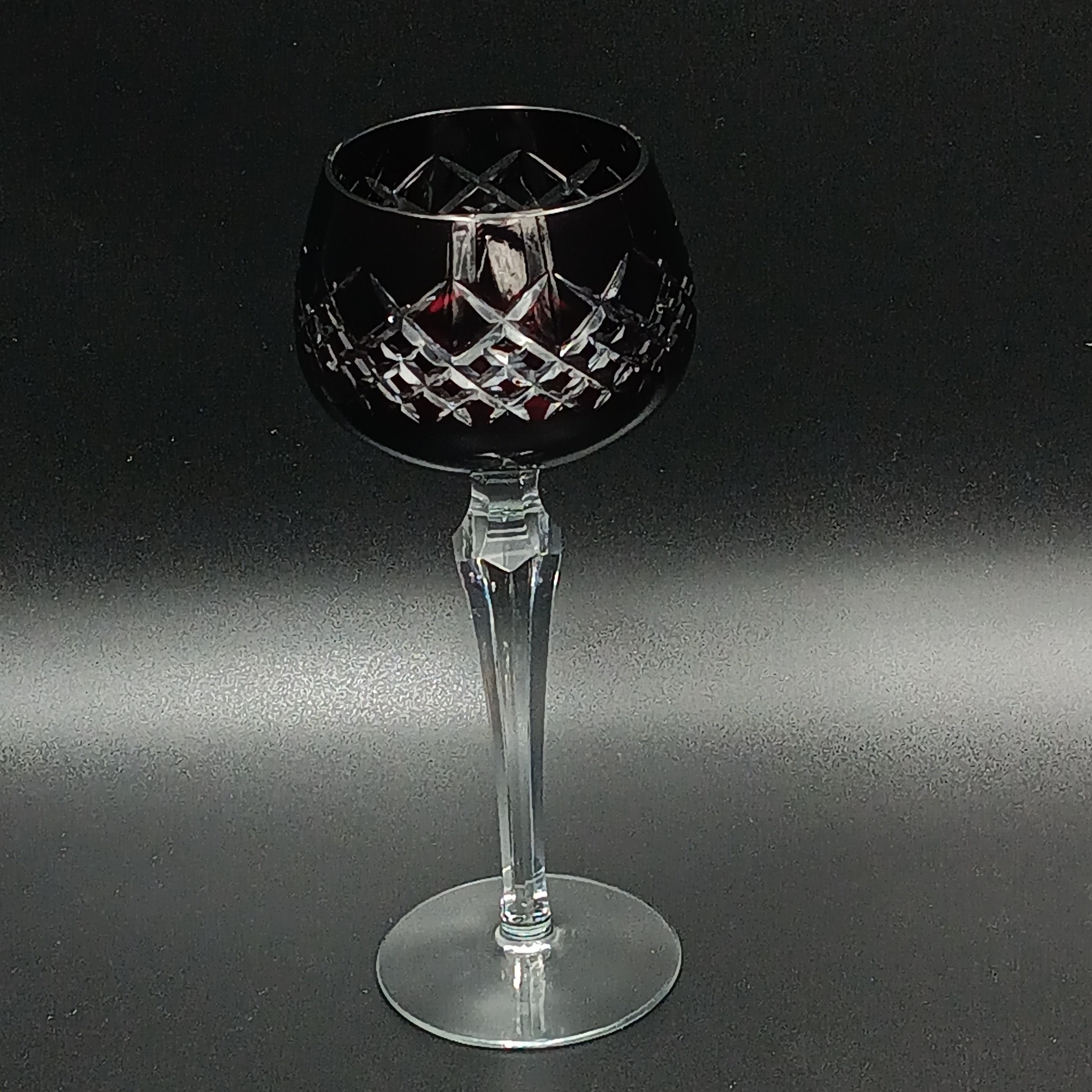 Elegant 7 7/8" Clear Cut Ruby Red Crystal Wine Glass – Timeless Sophistication
