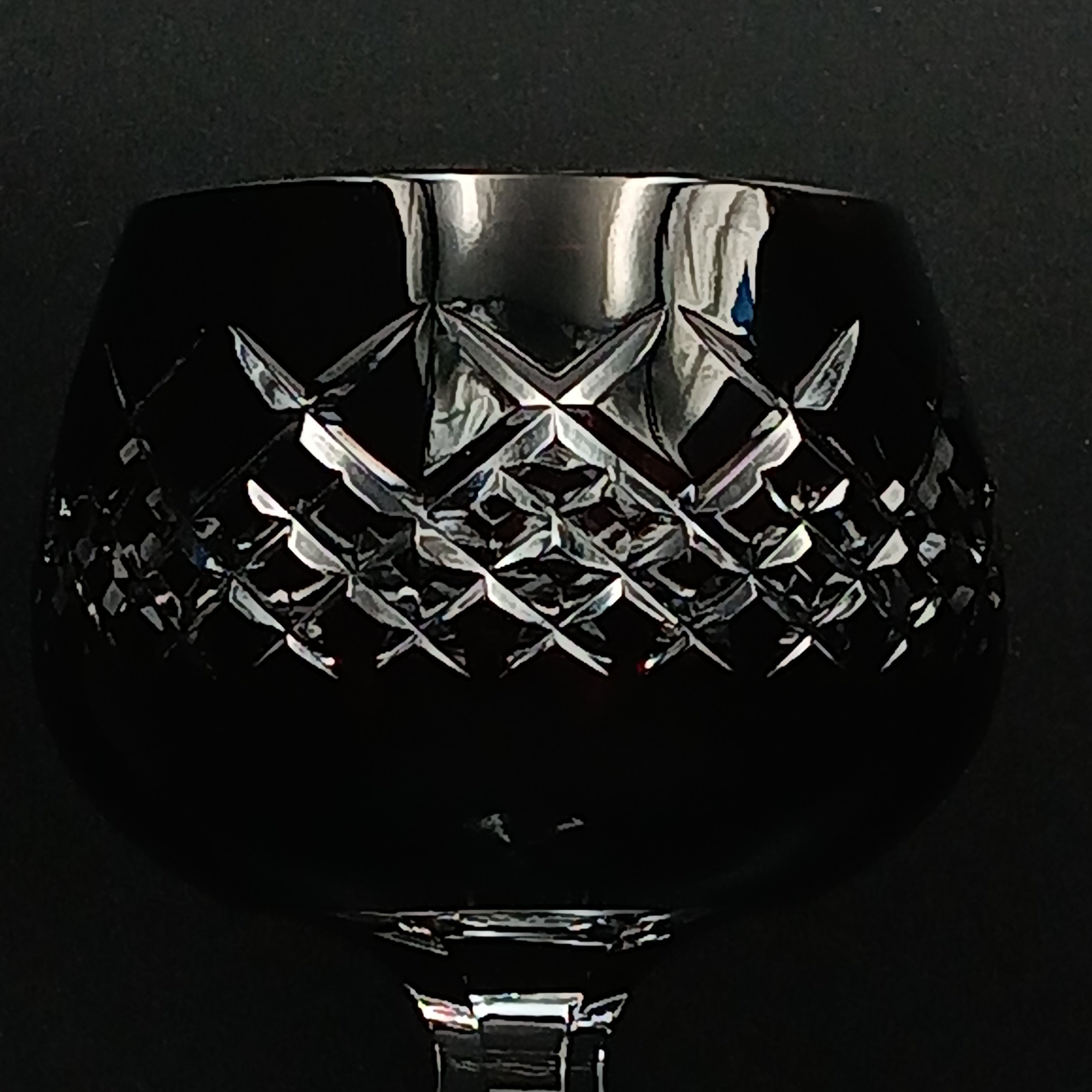 Elegant 7 7/8" Clear Cut Ruby Red Crystal Wine Glass – Timeless Sophistication