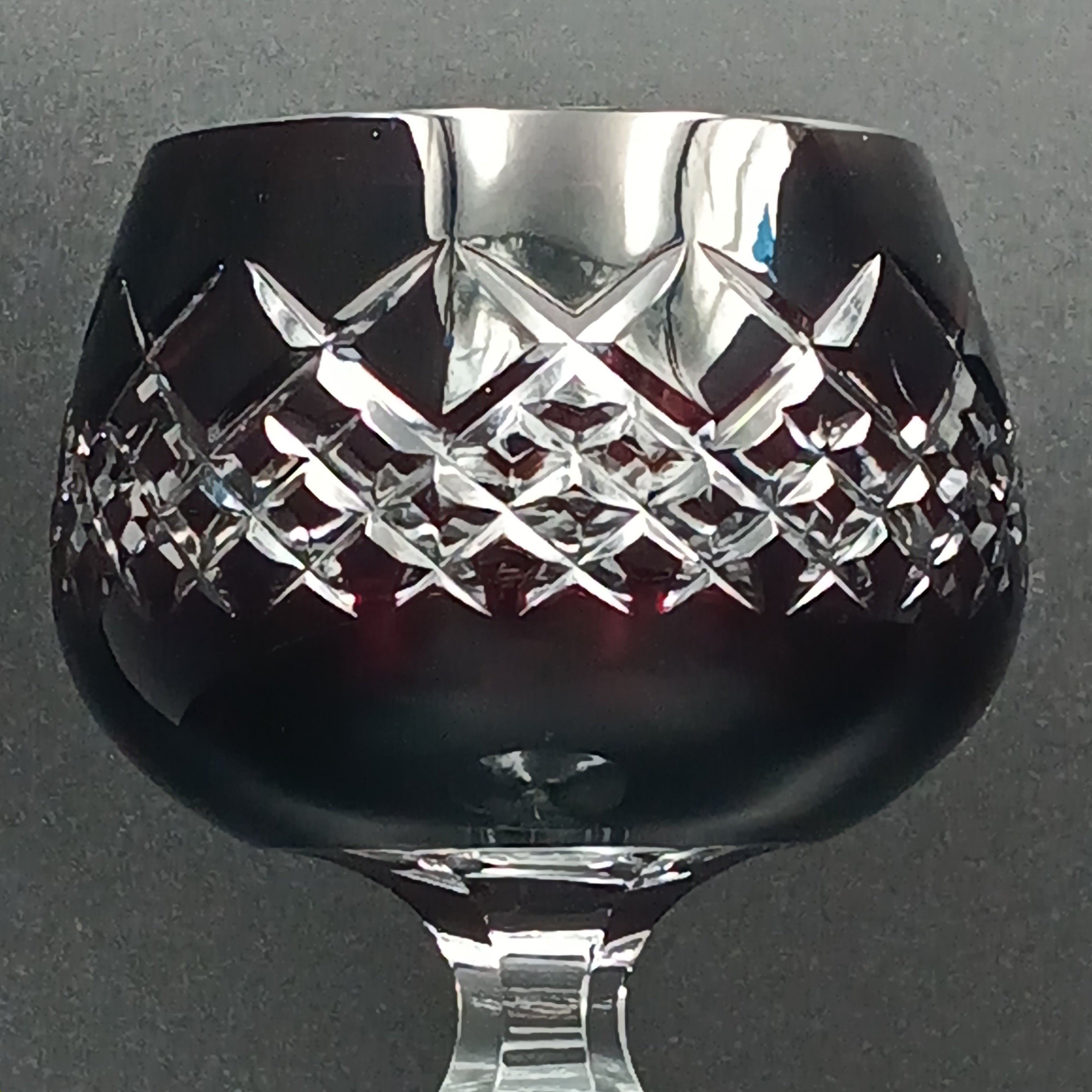 Elegant 7 7/8" Clear Cut Ruby Red Crystal Wine Glass – Timeless Sophistication