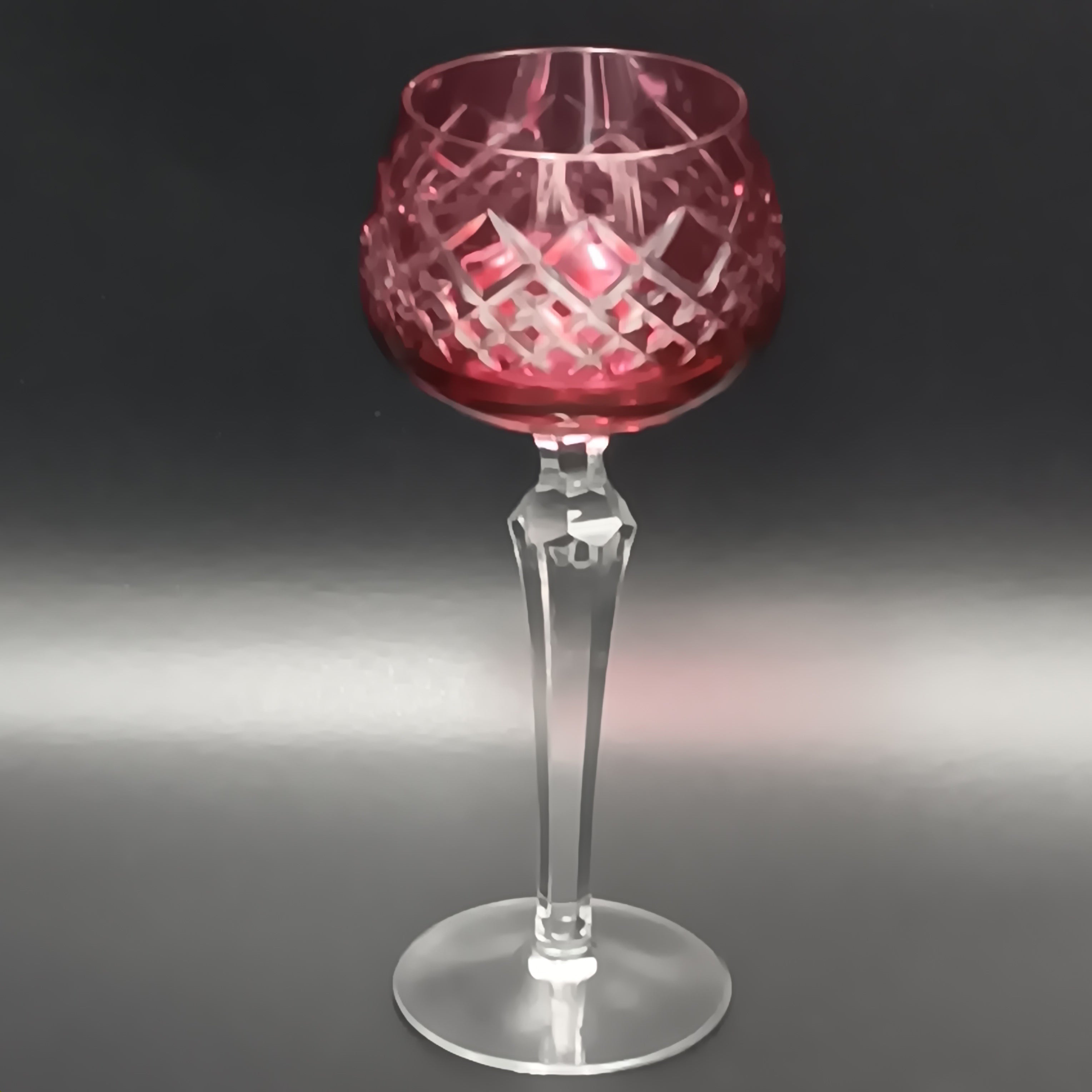Elegant 7 7/8" Clear Cut Pink Crystal Wine Glass – Timeless Sophistication