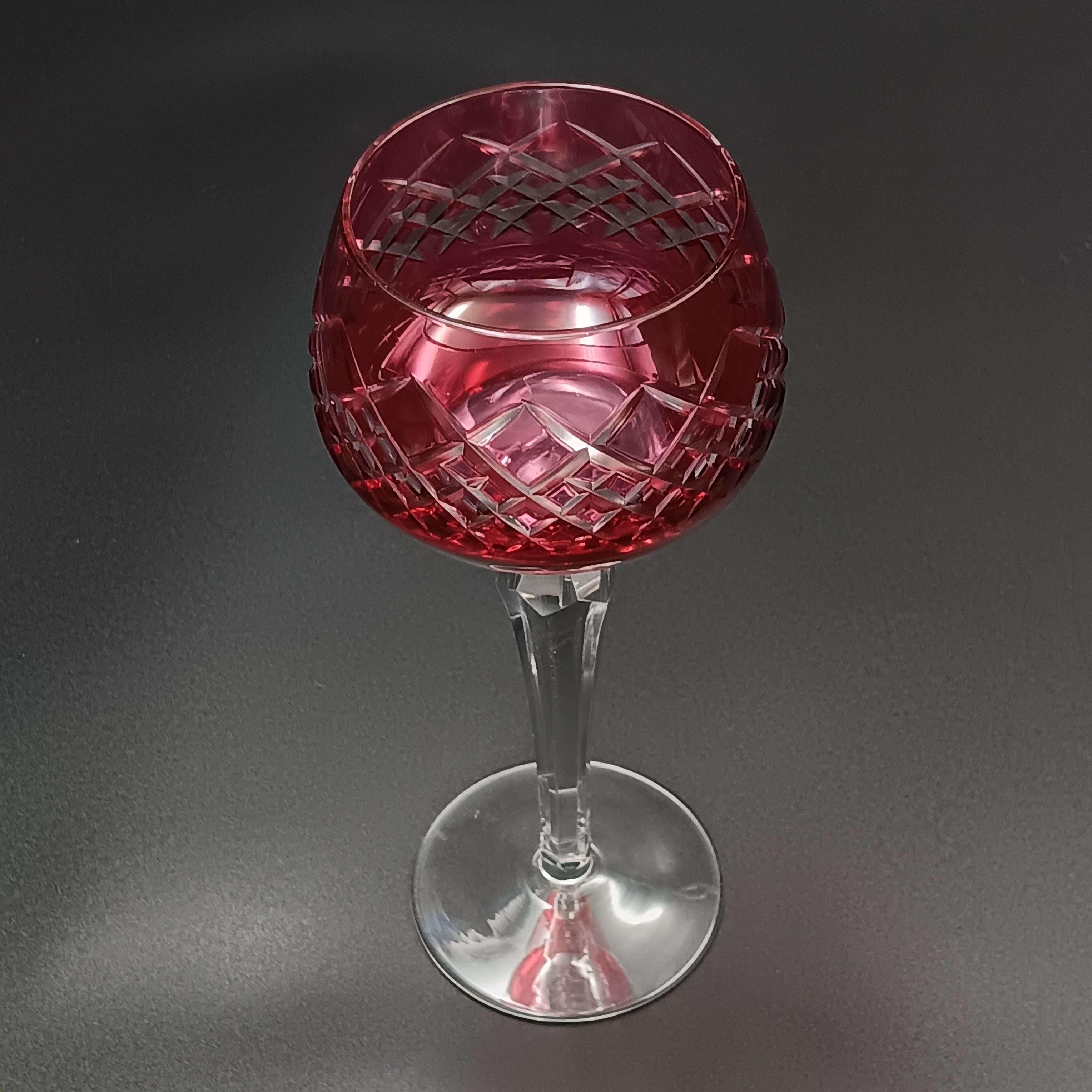 Elegant 7 7/8" Clear Cut Pink Crystal Wine Glass – Timeless Sophistication