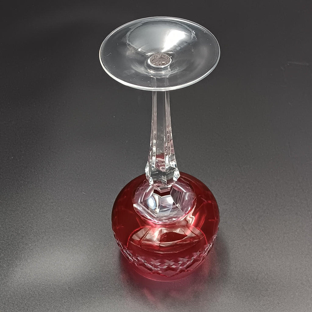 Elegant 7 7/8" Clear Cut Pink Crystal Wine Glass – Timeless Sophistication