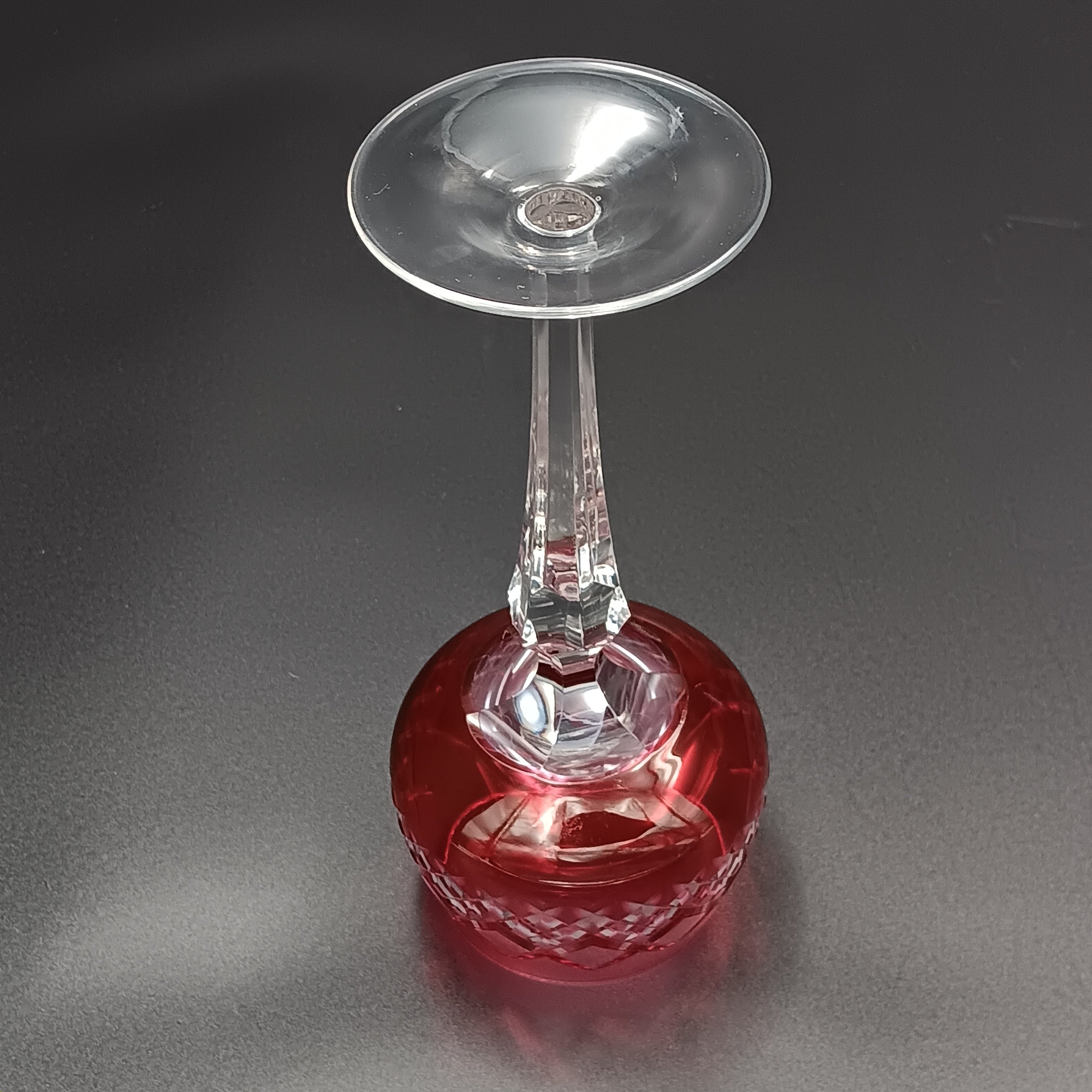 Elegant 7 7/8" Clear Cut Pink Crystal Wine Glass – Timeless Sophistication