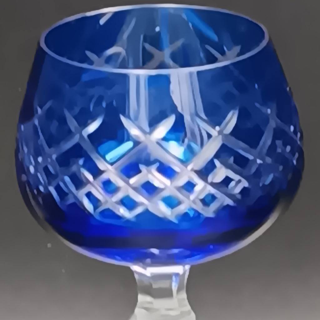 Elegant 7 7/8" Clear Cut Royal Blue Crystal Wine Glass – Timeless Sophistication