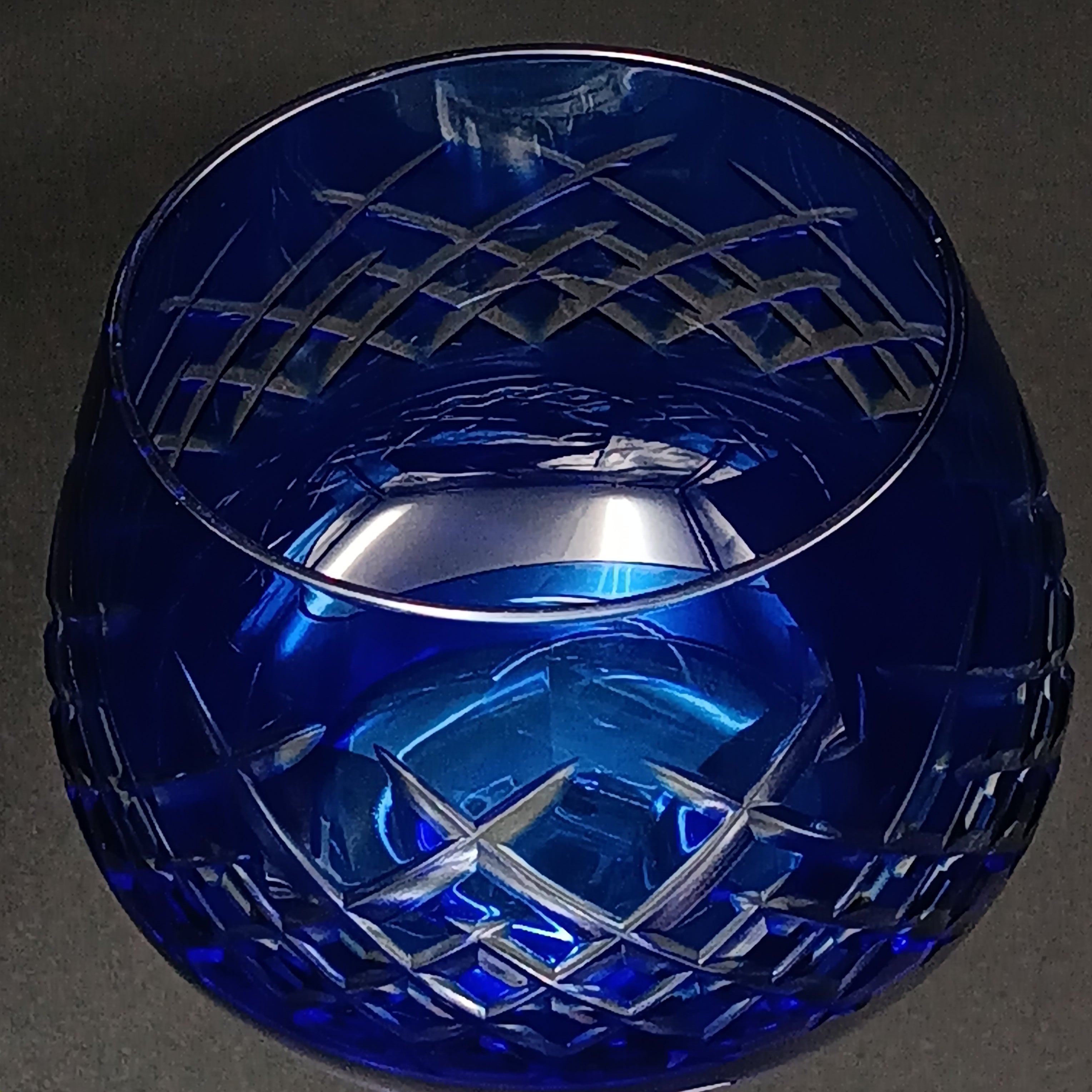 Elegant 7 7/8" Clear Cut Royal Blue Crystal Wine Glass – Timeless Sophistication