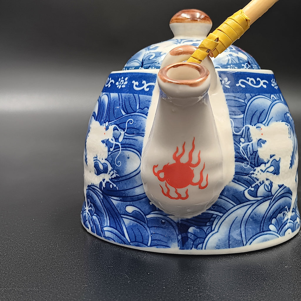 Hand-Painted Chinese Porcelain Dragon Teapot – Republic Period Style – Ye Gong Studio Mark (叶恭部款)