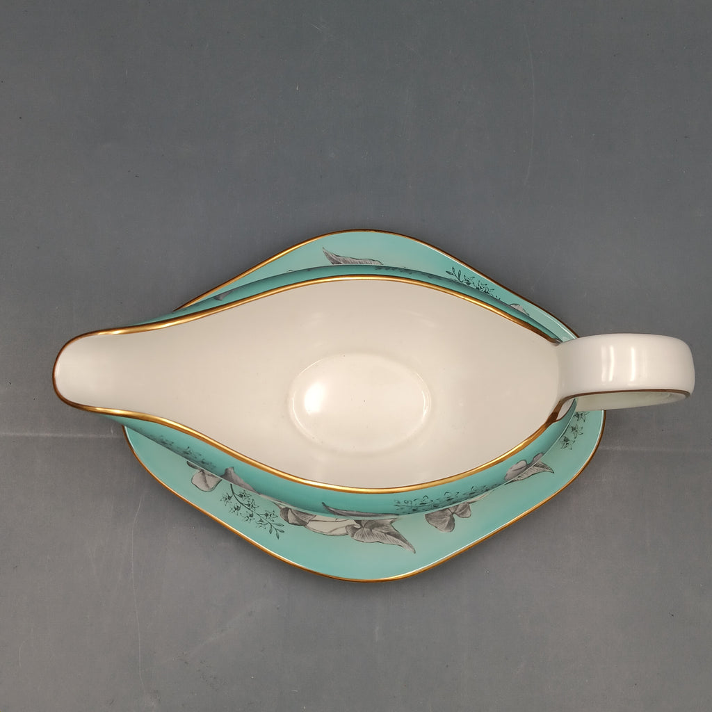 Wedgwood Buxton Gravy Boat with Attached Underplate – Vintage Elegance