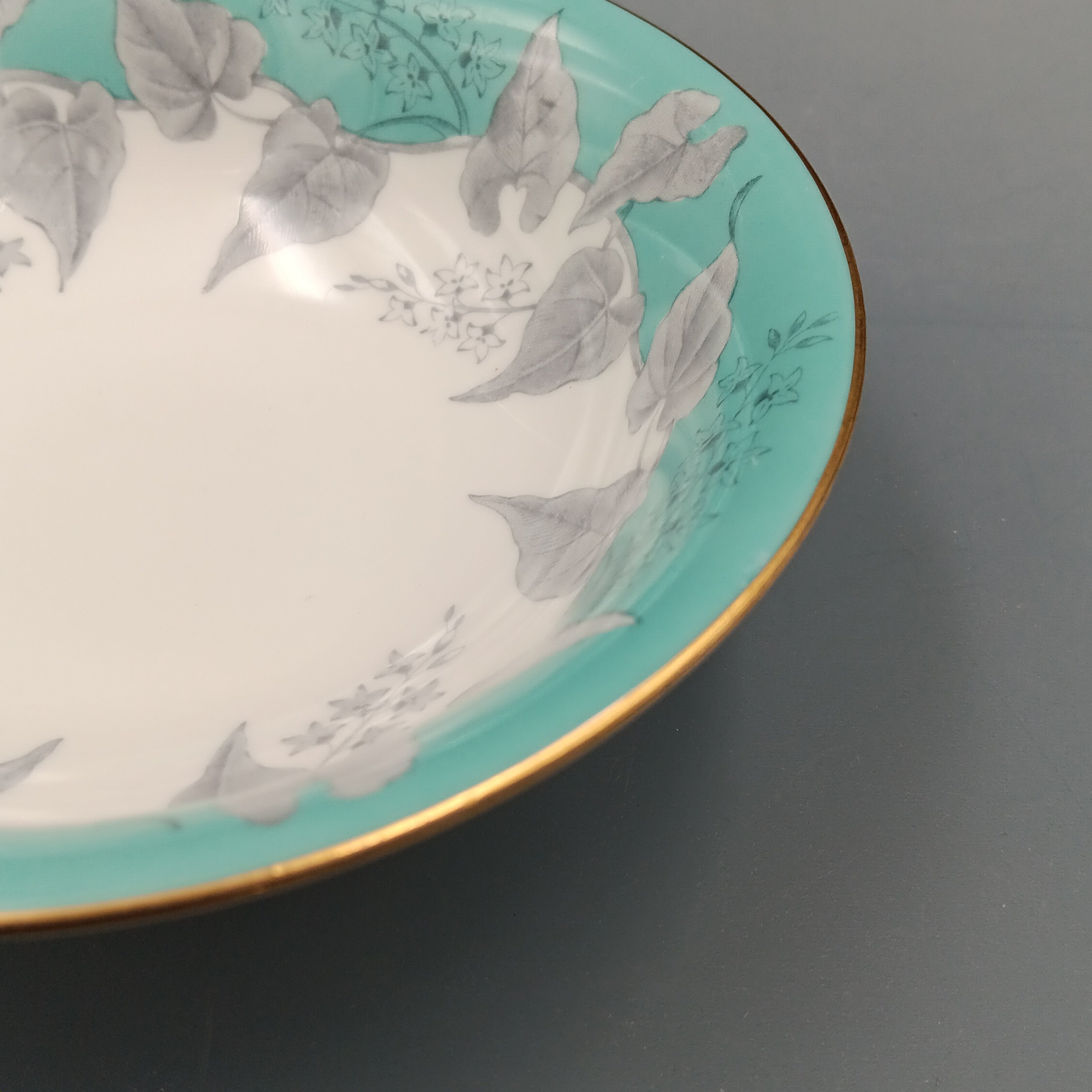 Wedgwood Buxton Turquoise soup bowl with gold rim and floral motif, bone china, England 1960s