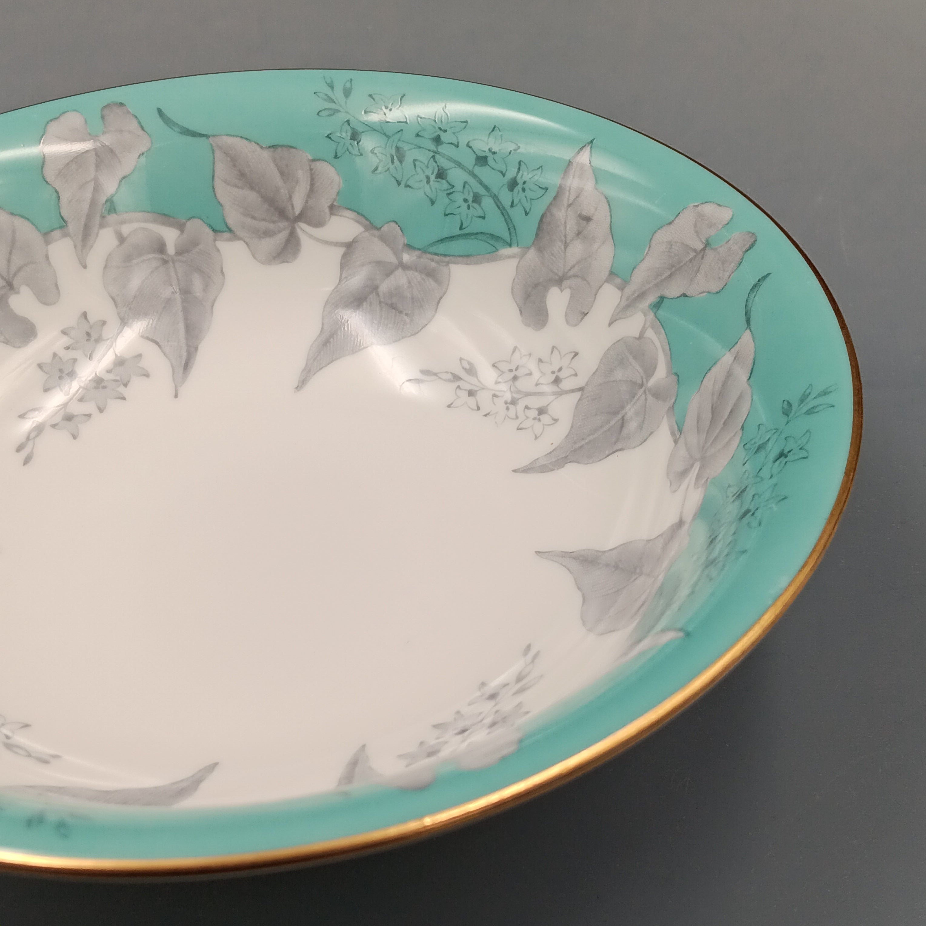 Wedgwood Buxton Turquoise soup bowl with gold rim and floral motif, bone china, England 1960s