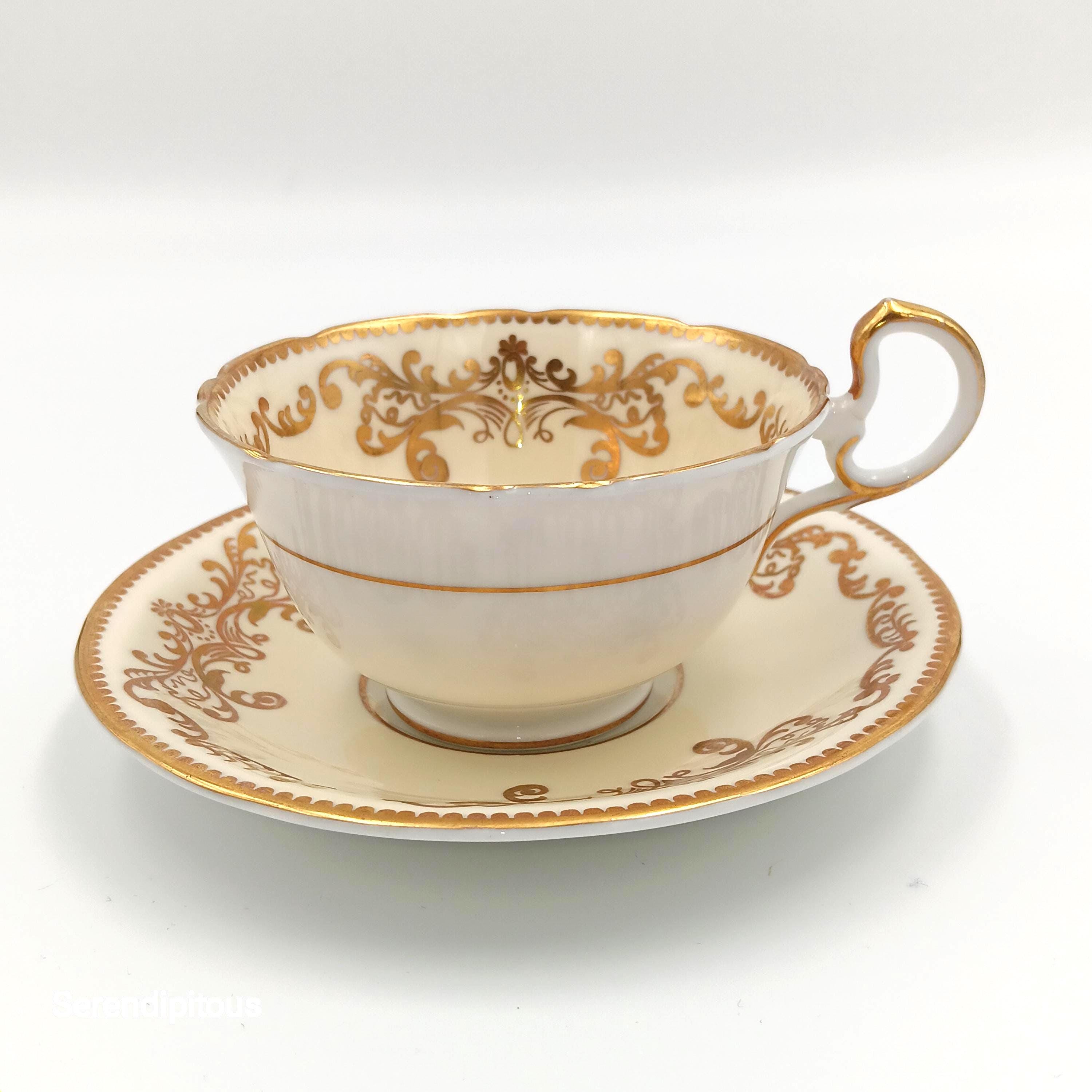 Aynsley Signed by J A Bailey, Hand-Painted floral bouquet, Yellow & Gold Fine Bone China