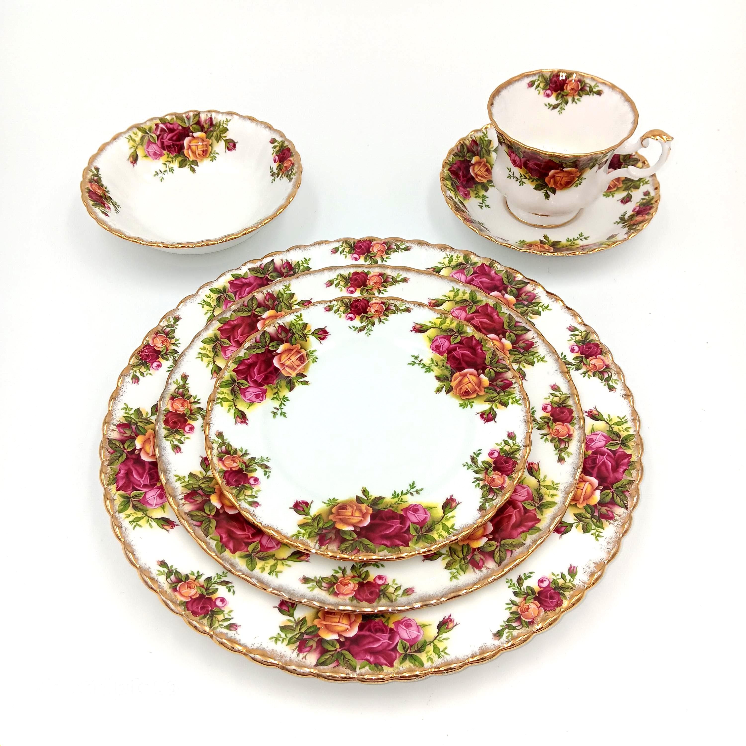 Royal Albert 'Old Country Roses', Fine Bone China, Place Setting with Dessert Dish